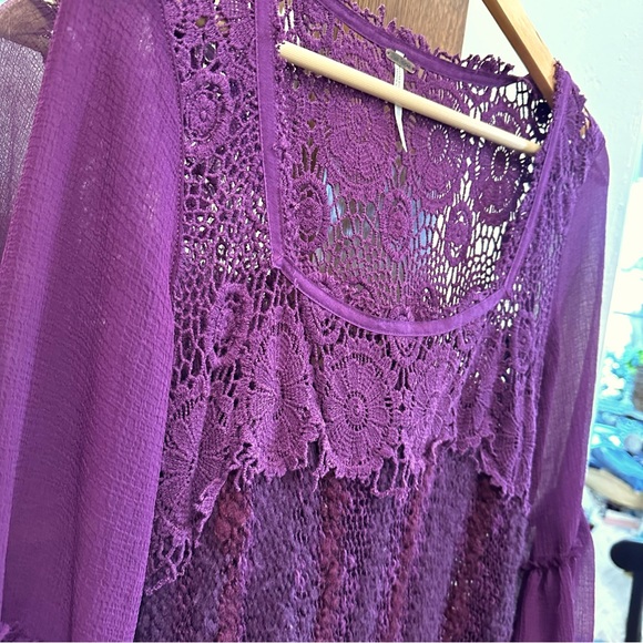 🥳 * CLEARANCE * FREE PEOPLE Gorgeous Boho Dress with Bell Sleeves - Picture 3 of 16